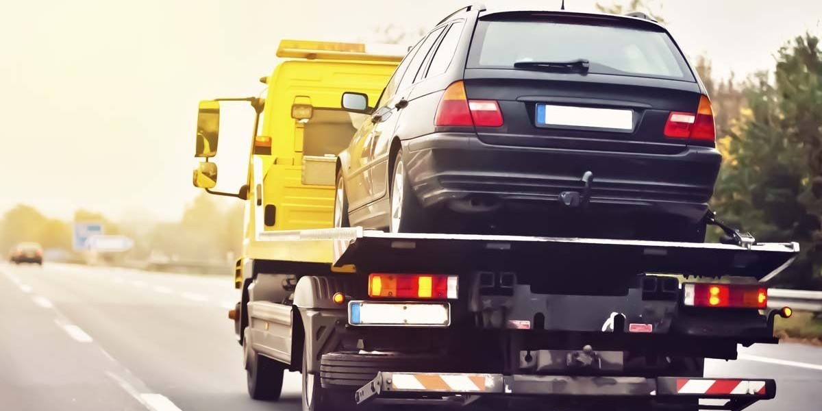 Why Professional Roadside Assistance Is Safer Than Handling a Breakdown Alone