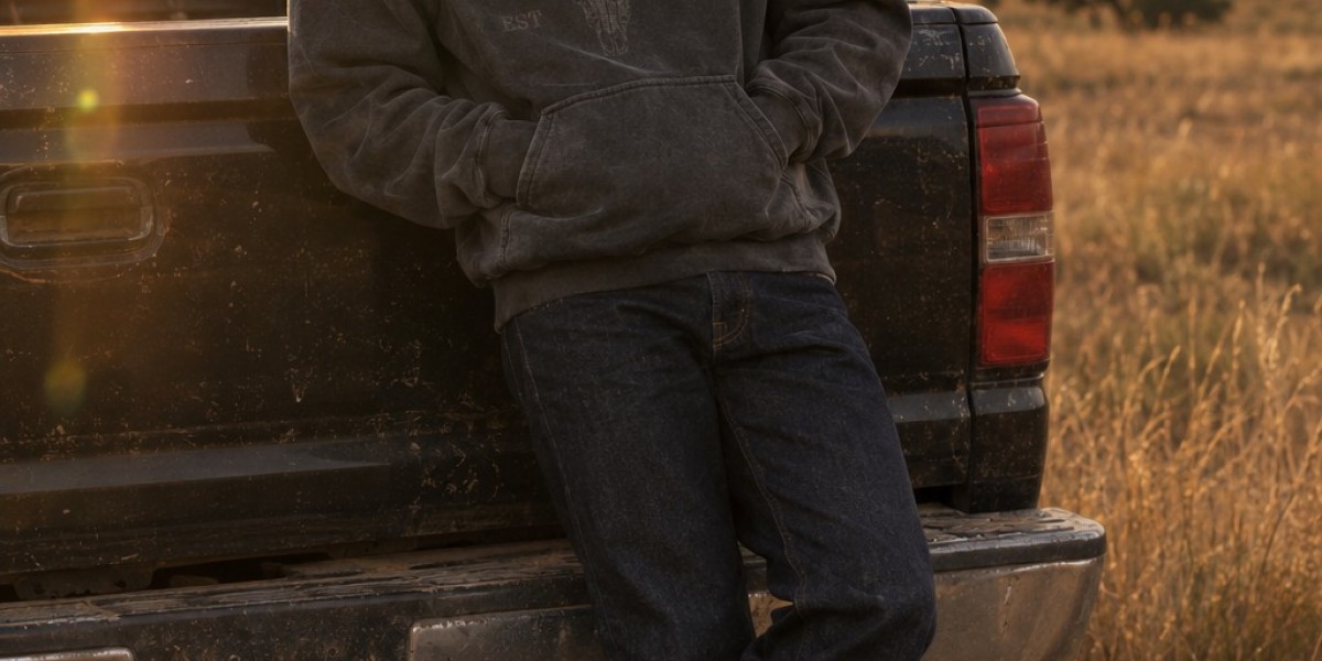 Contemporary Street Style Synergy: Fleeces, Performance Footwear, and Tour Merch