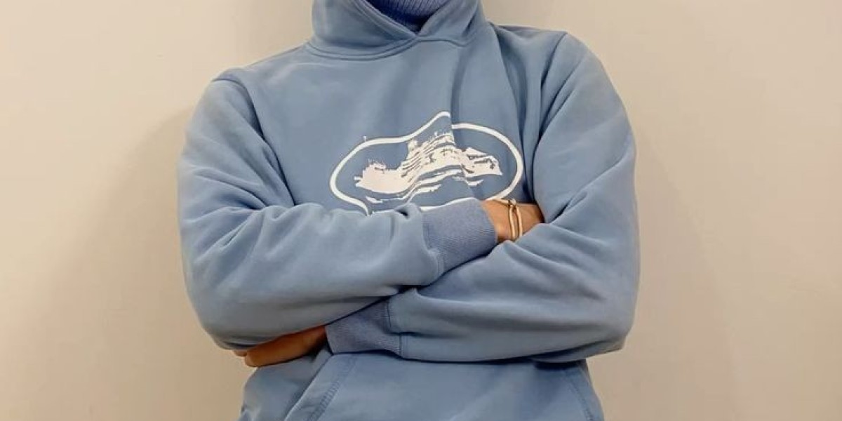 How To Style a Corteiz Tracksuit for Everyday Wear