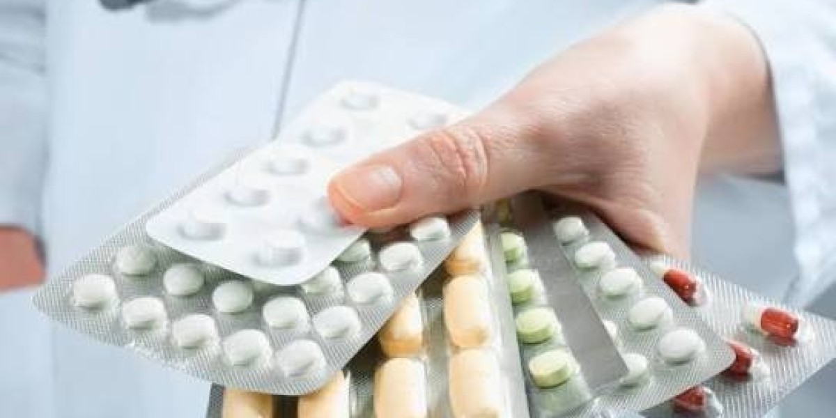Albendazole for Adults: Uses, Dosage, and Safety Precautions