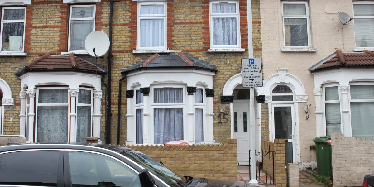 Making the Right Move: Buying or Renting in London's Property Market